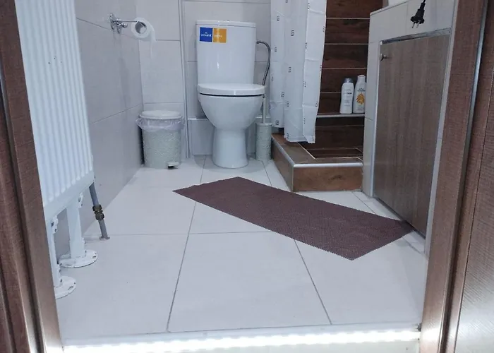 Ibis Close To Aristotelous Square *